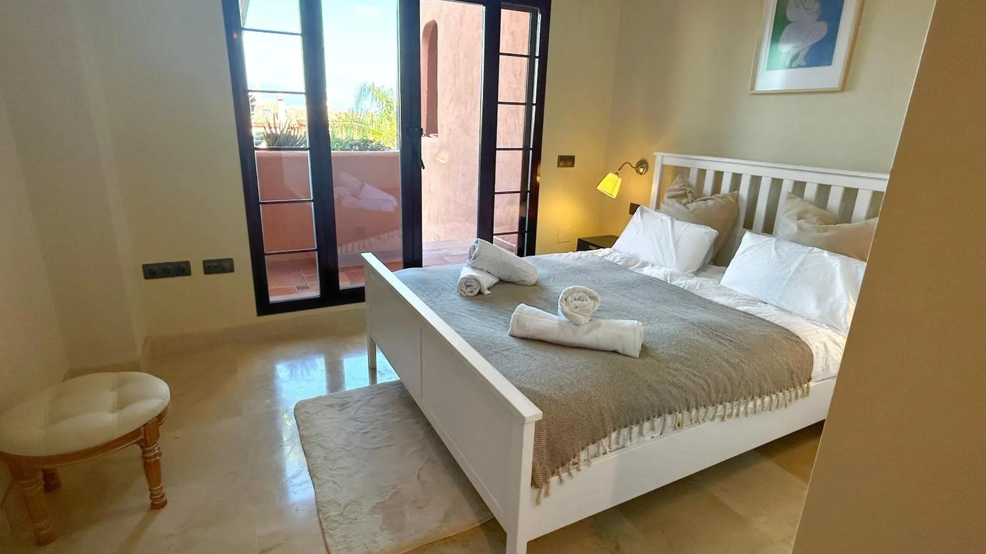 Picasso Apartment In El Soto De La Mairena Охен