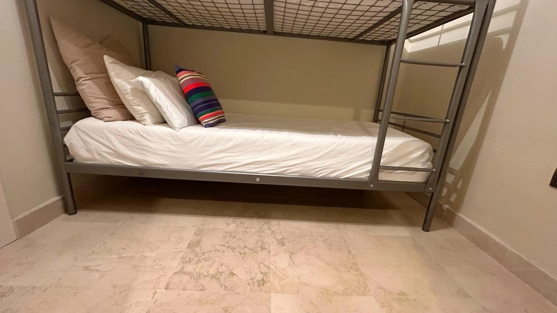 Picasso Apartment In El Soto De La Mairena Ojén Spanien